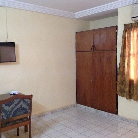 La Rose Des Sables Hotel Ouagadougou Esterno foto