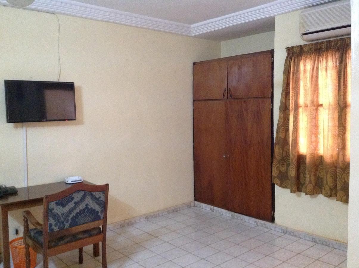 La Rose Des Sables Hotel Ouagadougou Esterno foto